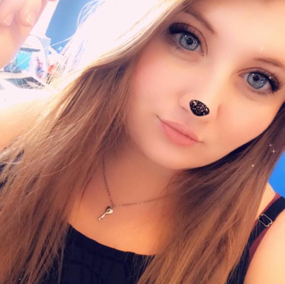 Meet your Posher, Hayli - Picture 1 of 1